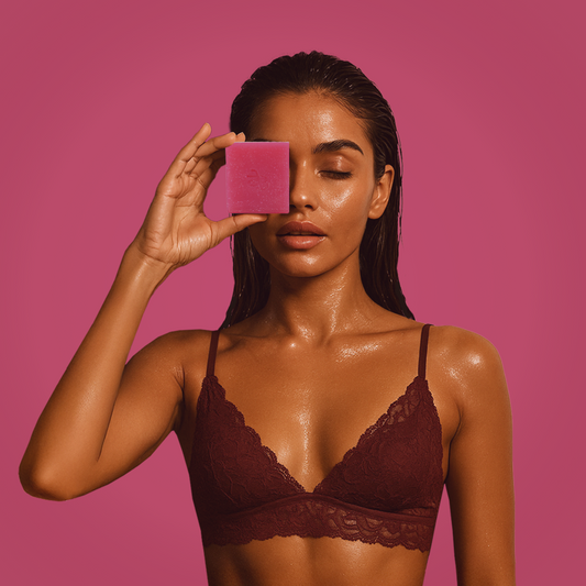 गुलाबो Rose & Shea Butter Ayurvedic Soap 125g